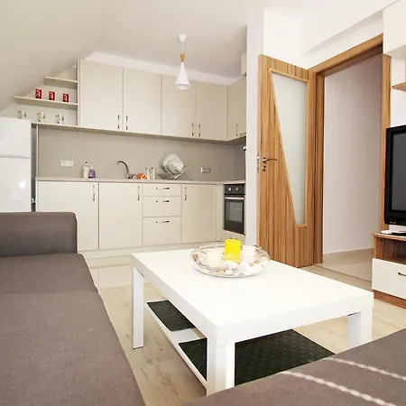 Lilly Apartament *